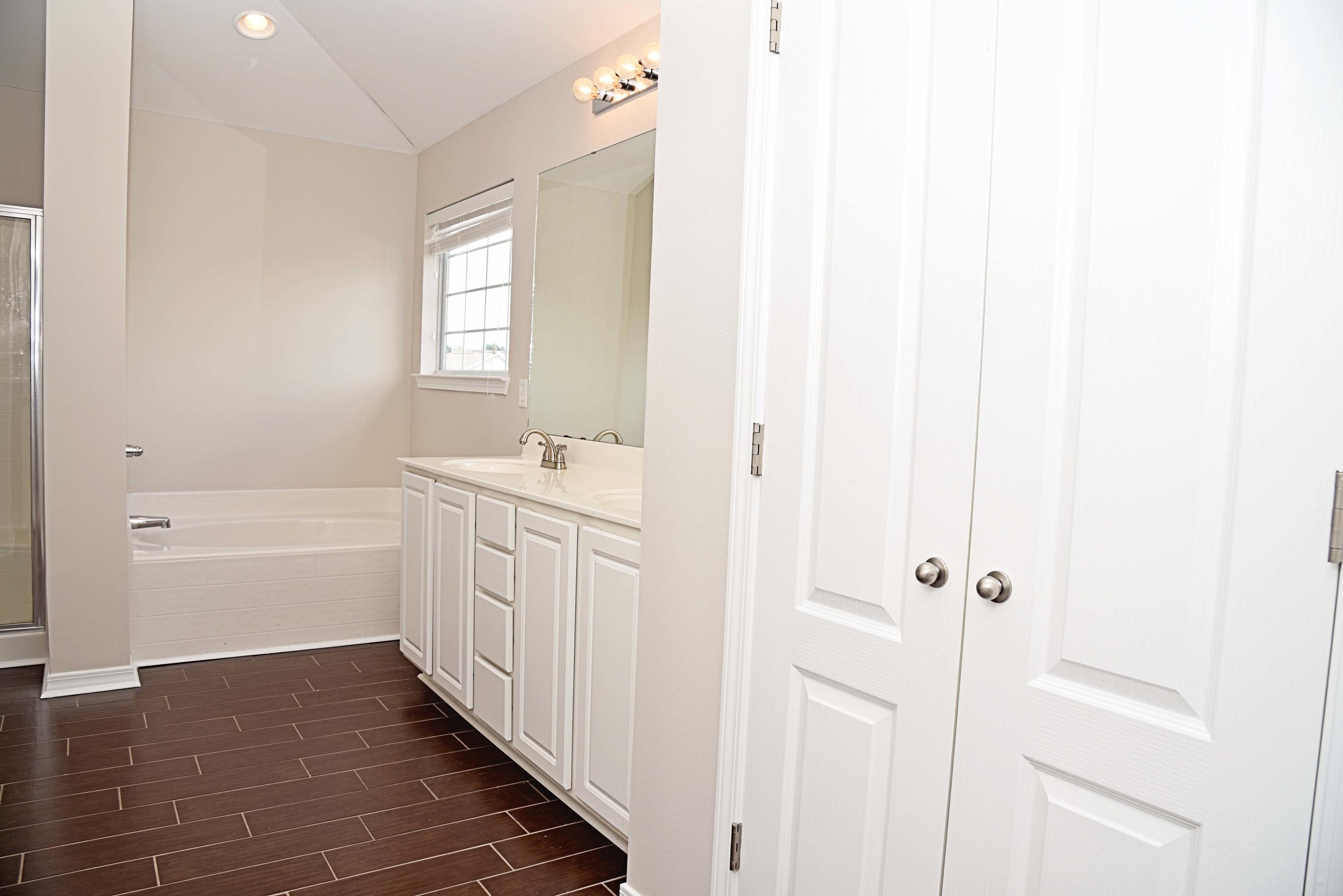 SANDY RIDGE - Residential