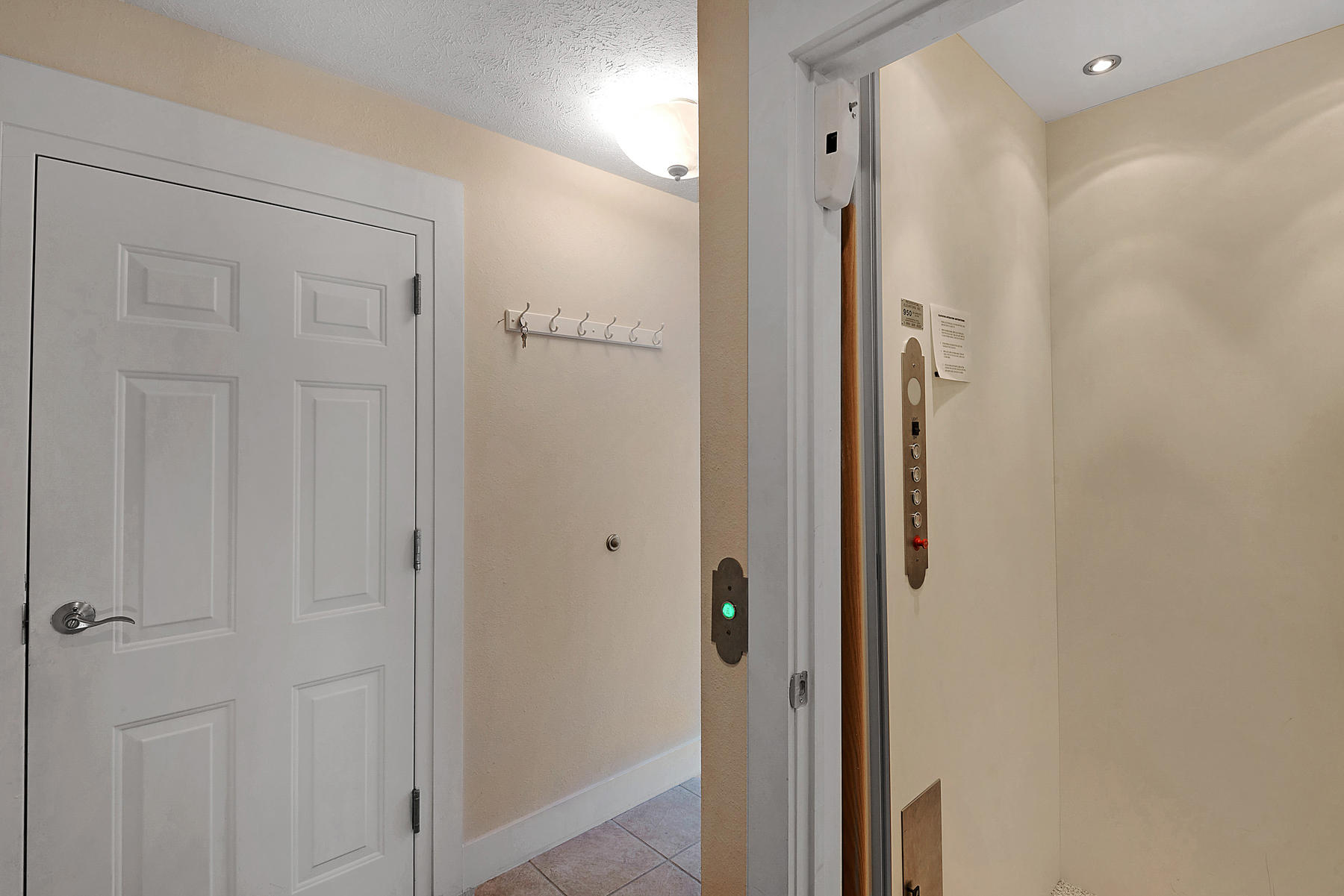 CASA DEL MAR - Residential