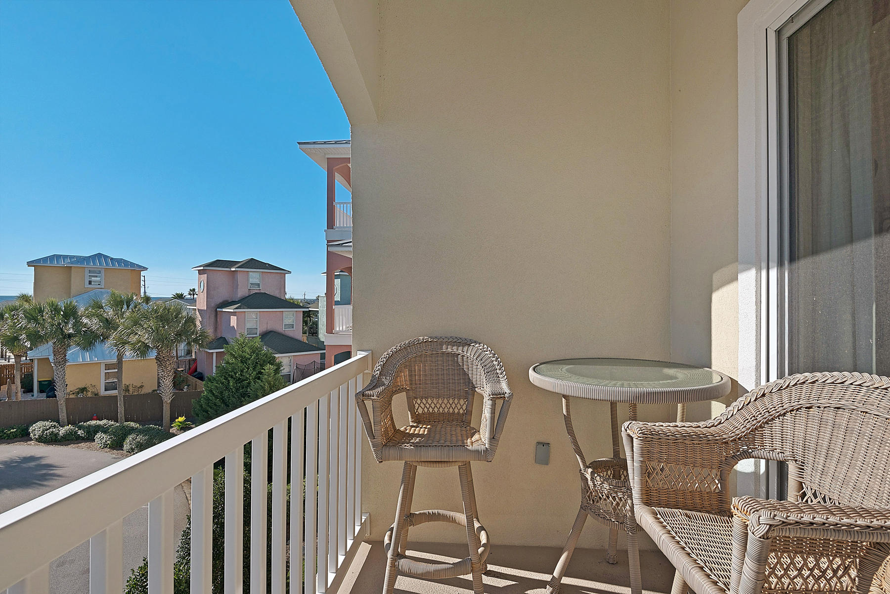 CASA DEL MAR - Residential