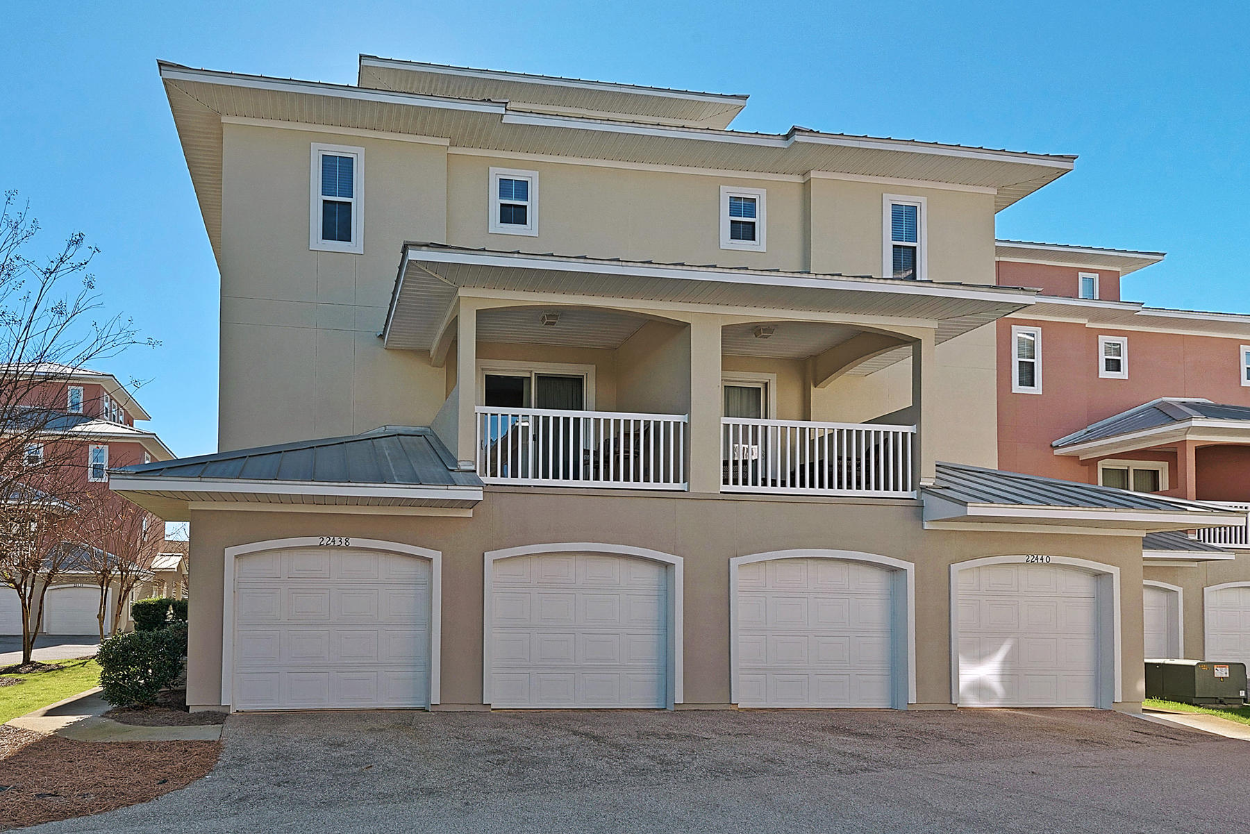 CASA DEL MAR - Residential