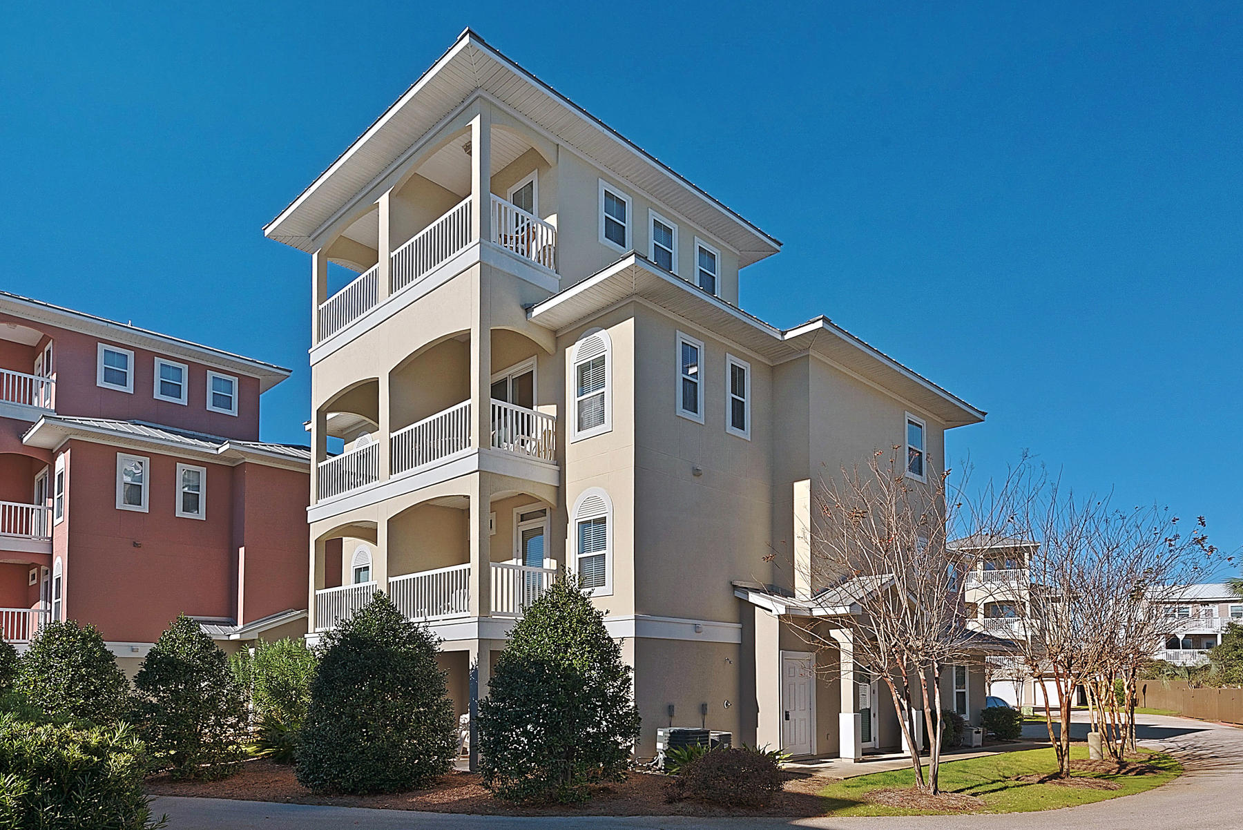 CASA DEL MAR - Residential