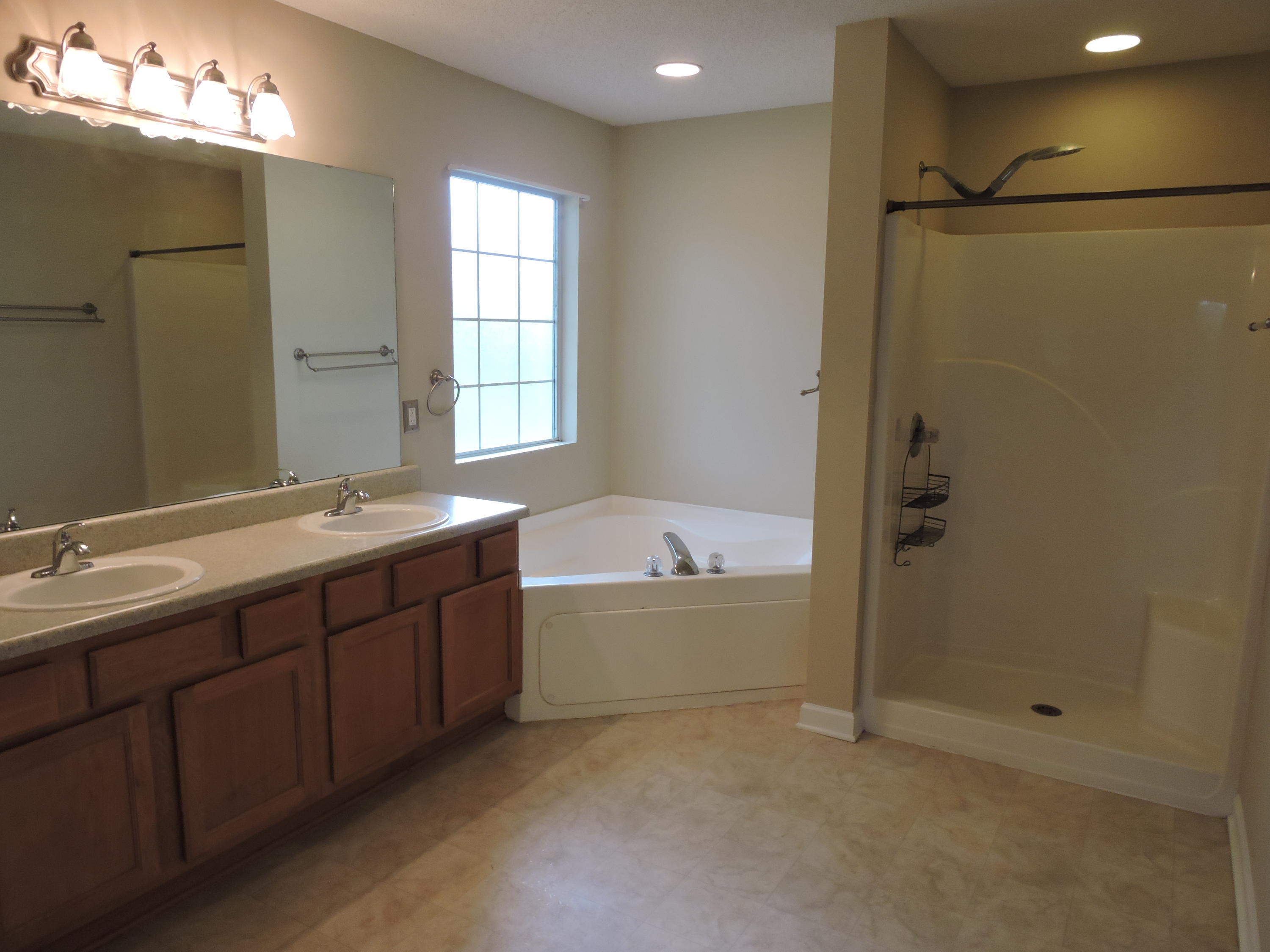 HIDDEN SPRINGS - Residential Lease