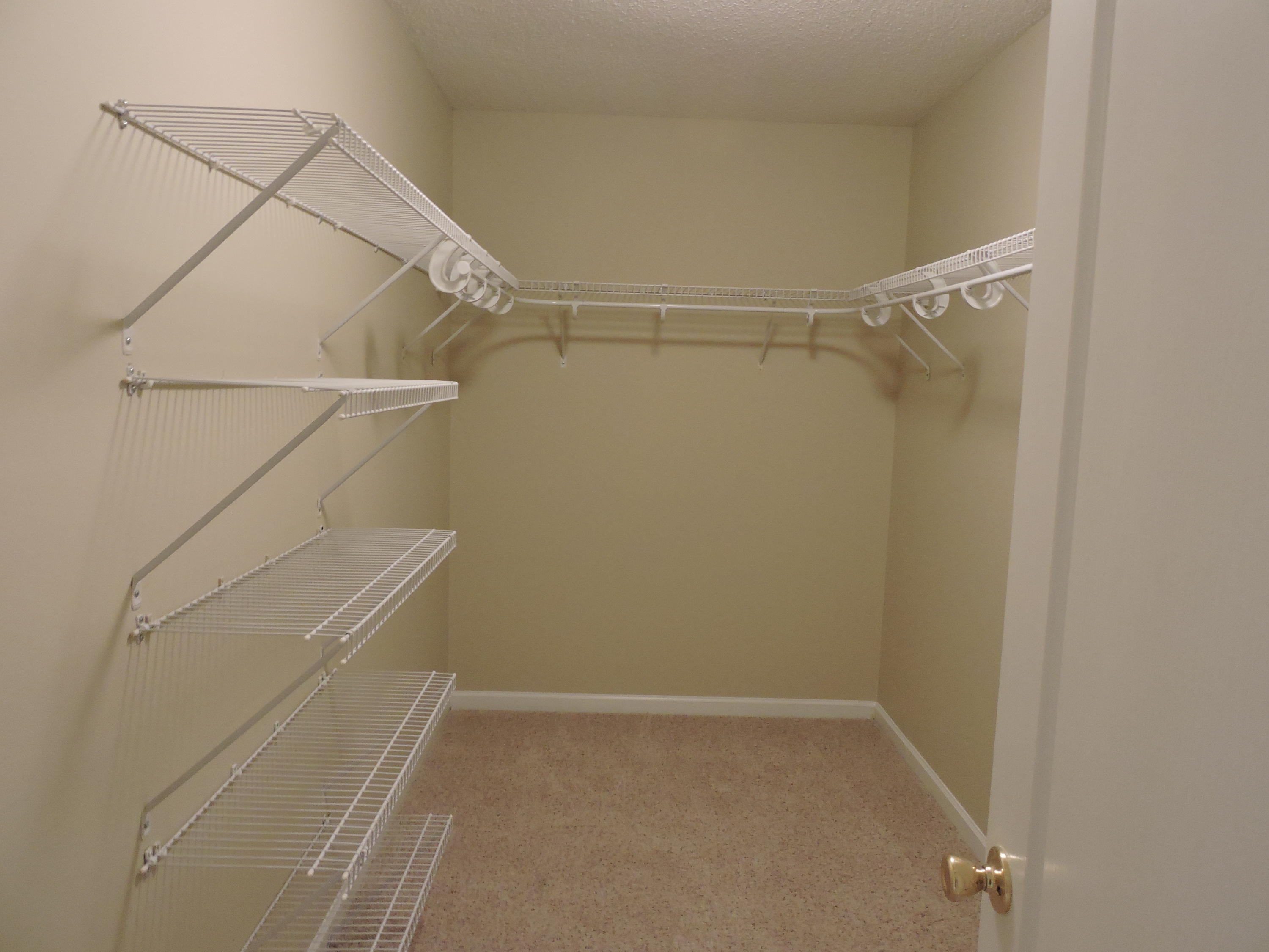 HIDDEN SPRINGS - Residential Lease