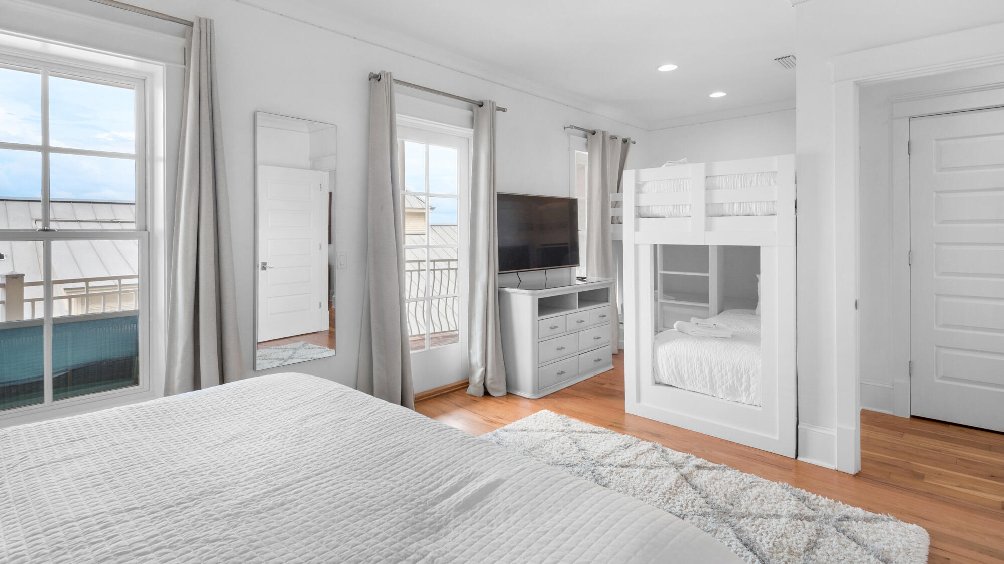 PROMINENCE/LUXURY TOWNHOMES - Residential