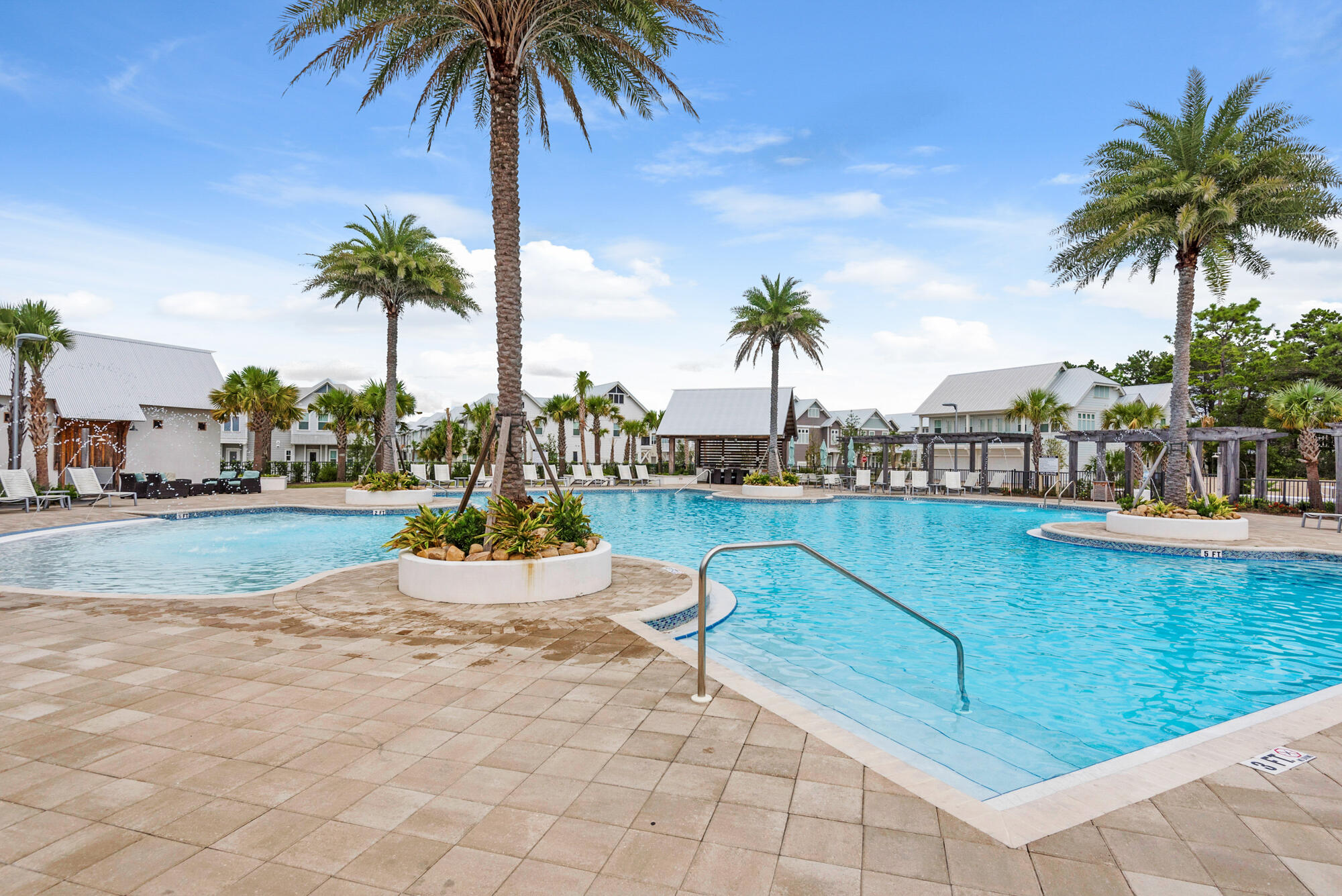 PROMINENCE/LUXURY TOWNHOMES - Residential