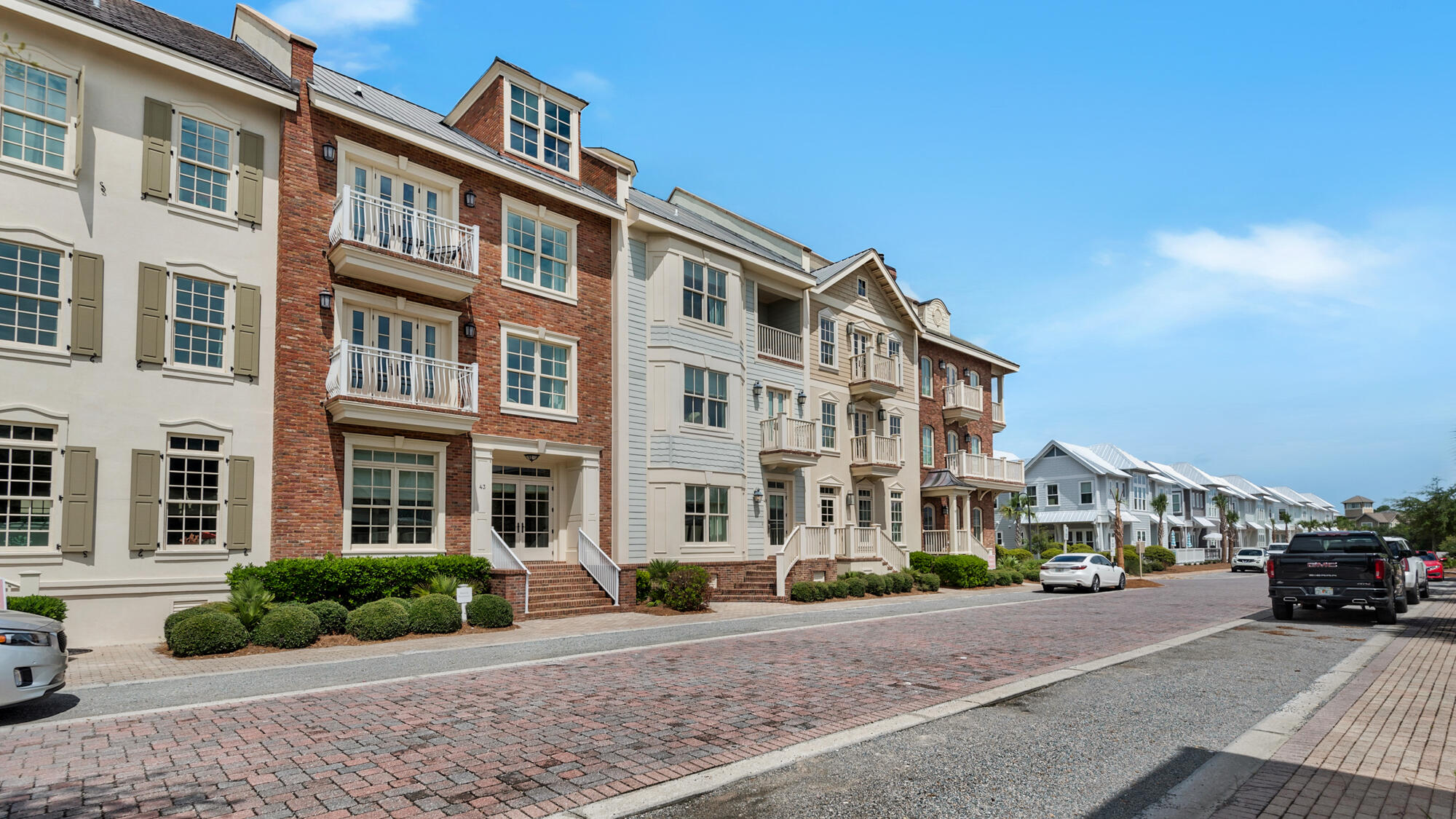 PROMINENCE/LUXURY TOWNHOMES - Residential
