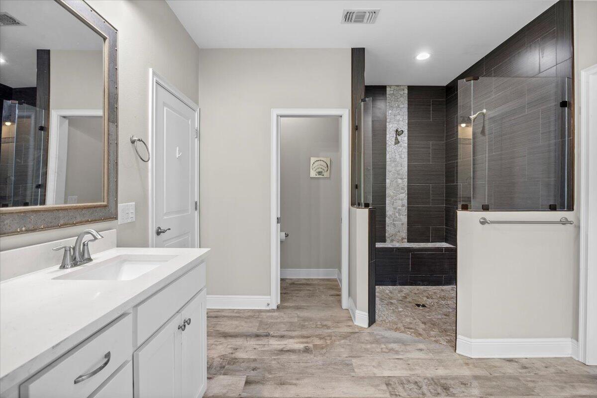 ROBLEDAL ESTATES - Residential