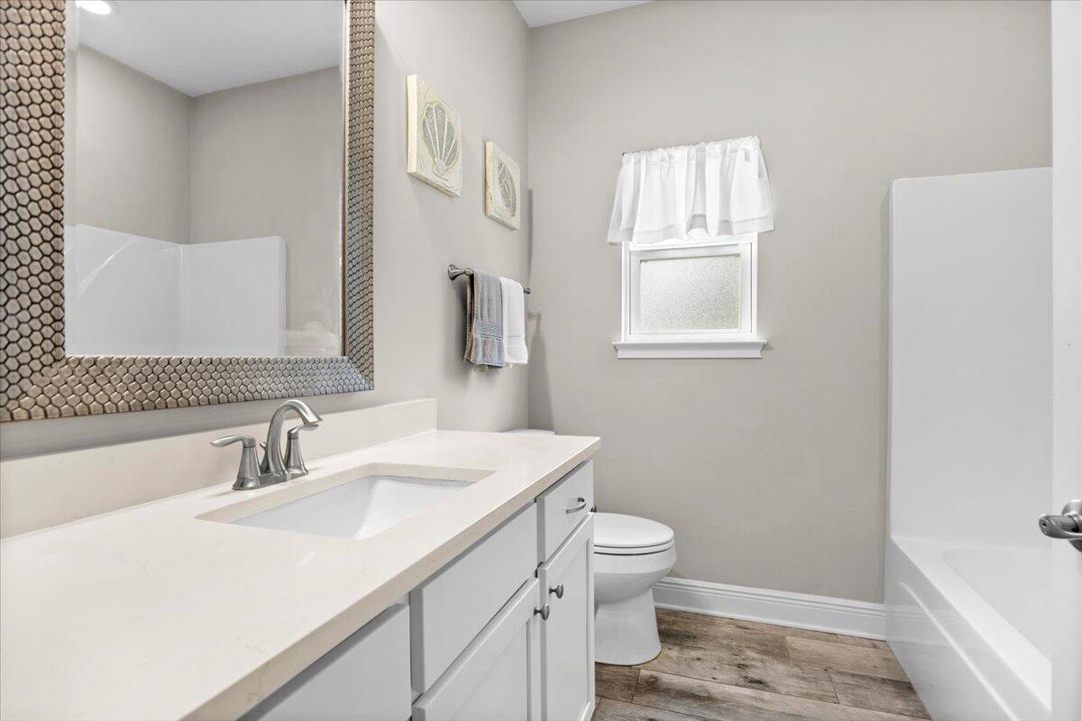 ROBLEDAL ESTATES - Residential