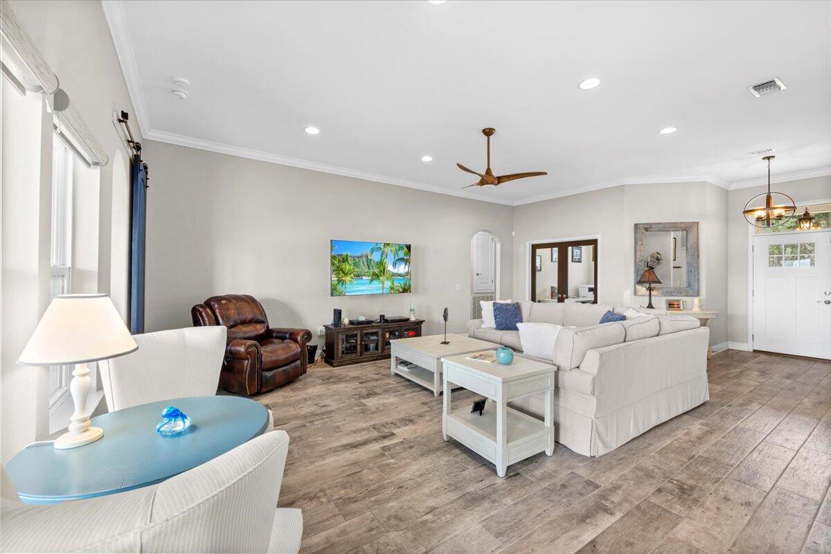 ROBLEDAL ESTATES - Residential