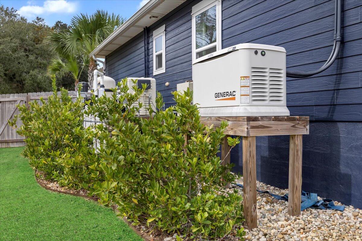 ROBLEDAL ESTATES - Residential