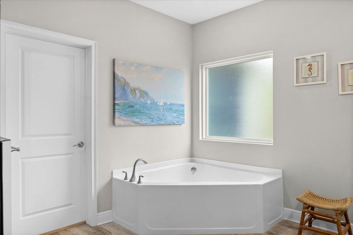 ROBLEDAL ESTATES - Residential