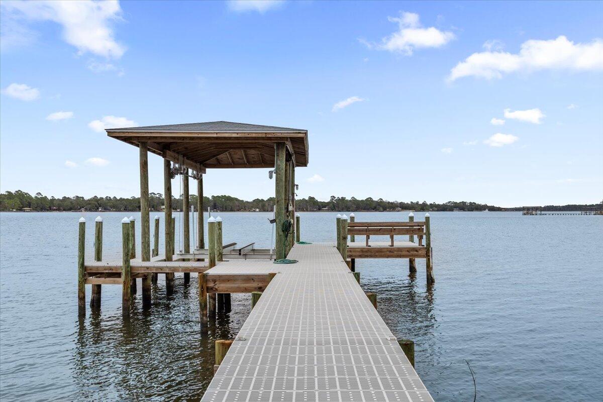 ROBLEDAL ESTATES - Residential