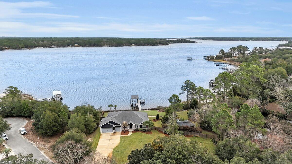 ROBLEDAL ESTATES - Residential