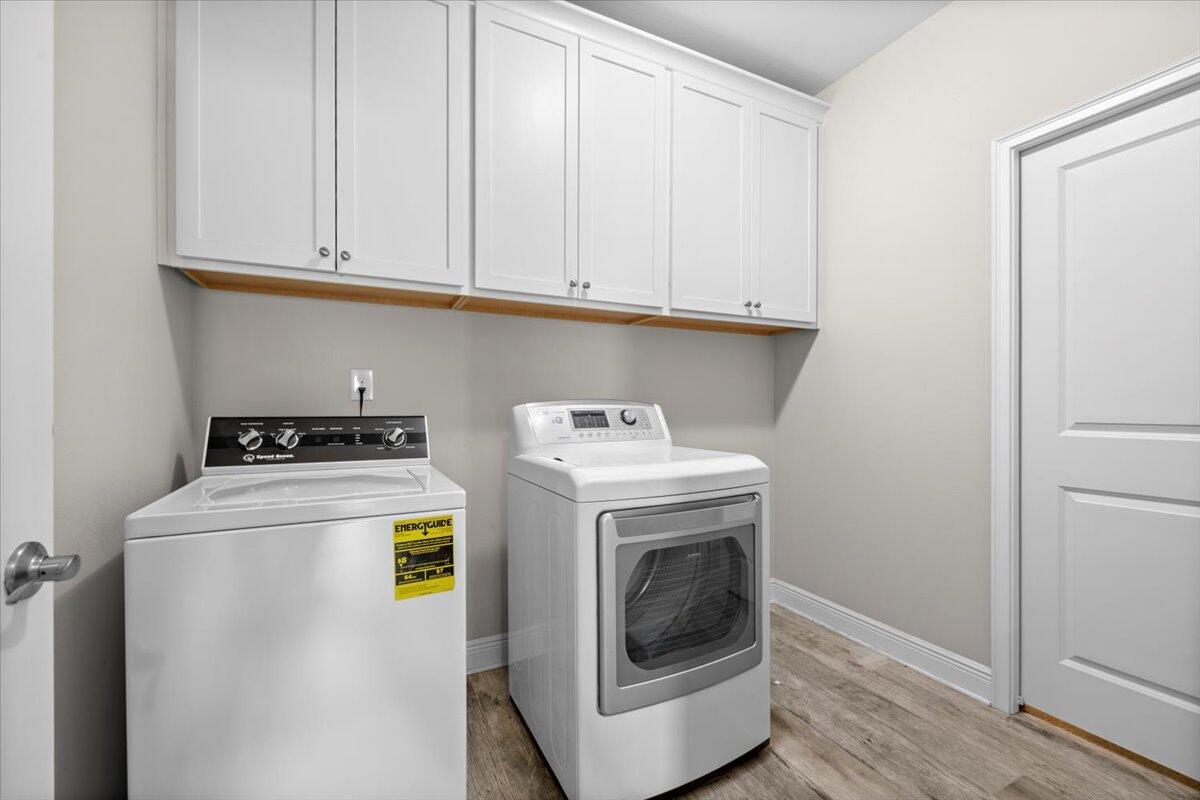 ROBLEDAL ESTATES - Residential