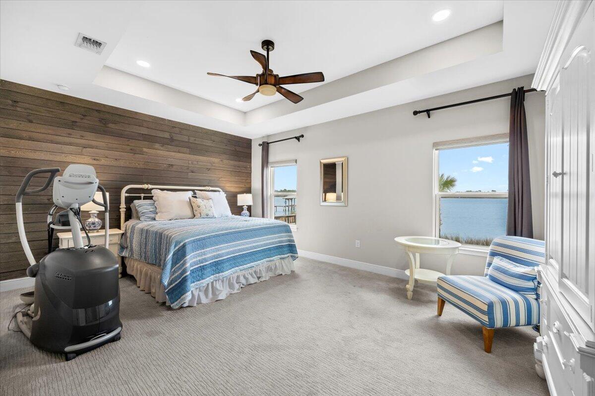 ROBLEDAL ESTATES - Residential