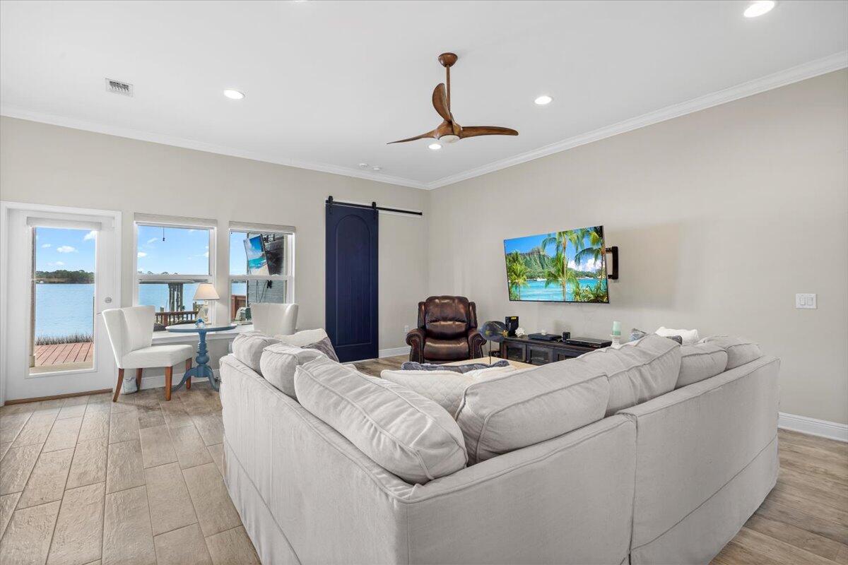 ROBLEDAL ESTATES - Residential