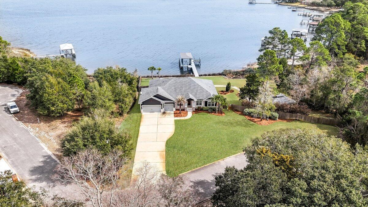 ROBLEDAL ESTATES - Residential