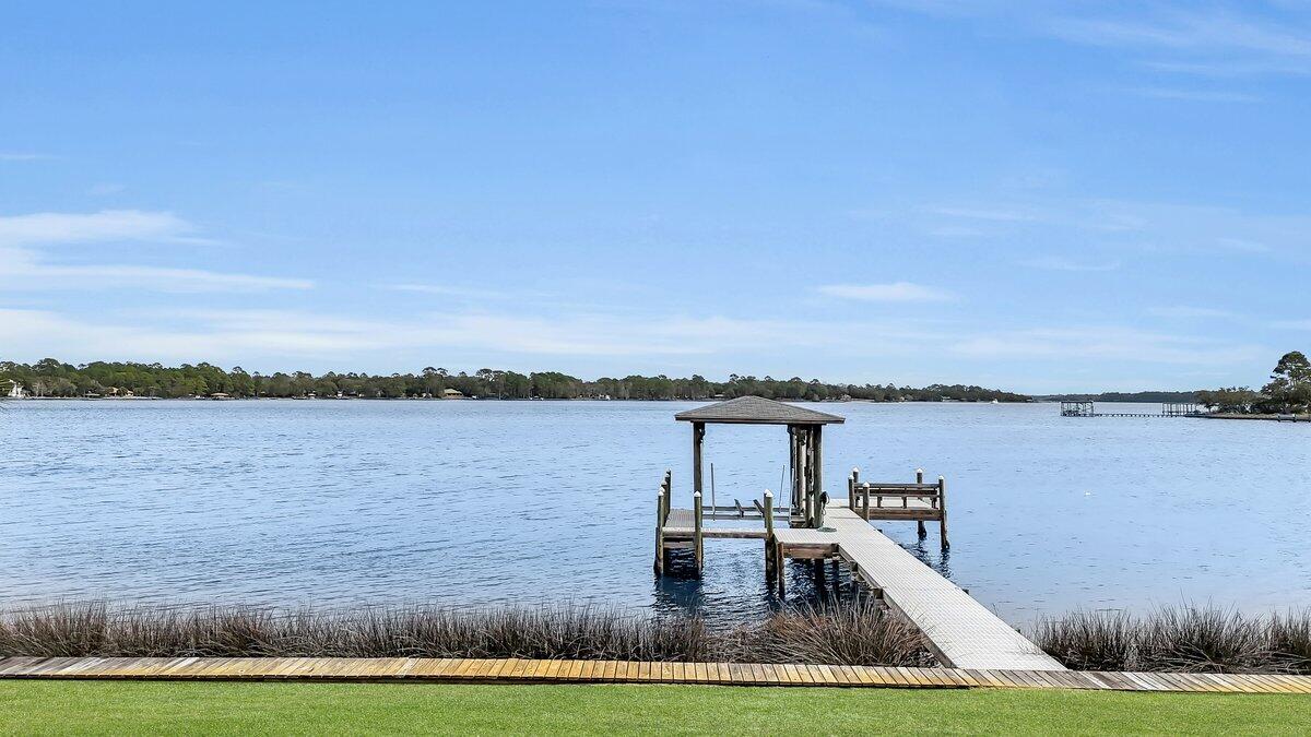 ROBLEDAL ESTATES - Residential