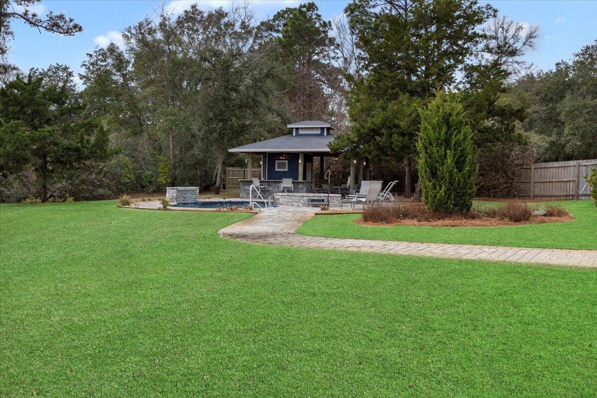 ROBLEDAL ESTATES - Residential