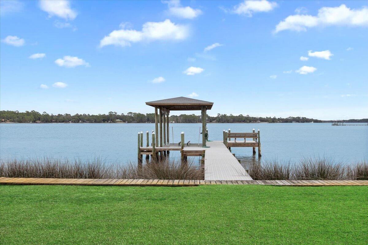 ROBLEDAL ESTATES - Residential