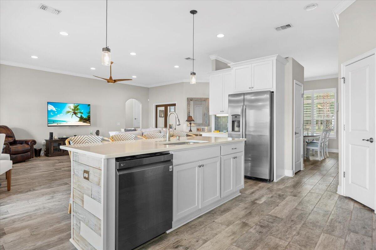 ROBLEDAL ESTATES - Residential