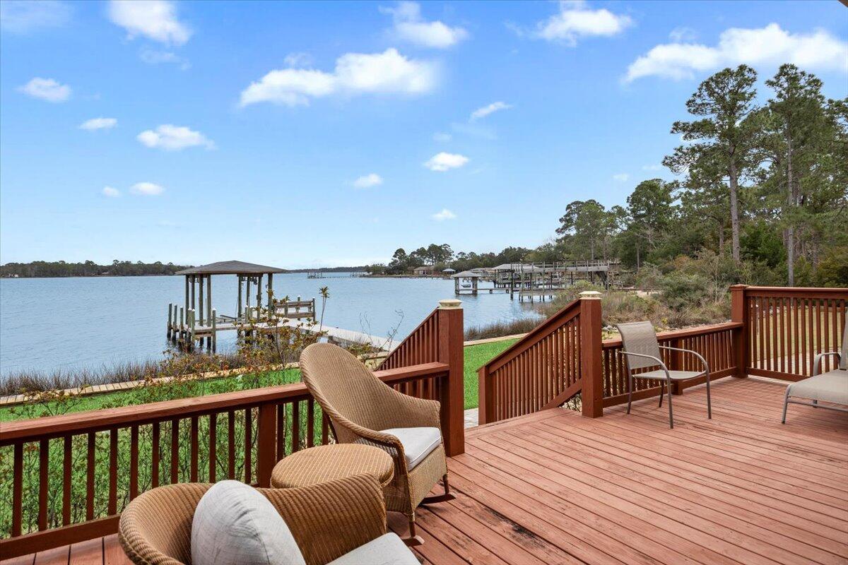 ROBLEDAL ESTATES - Residential