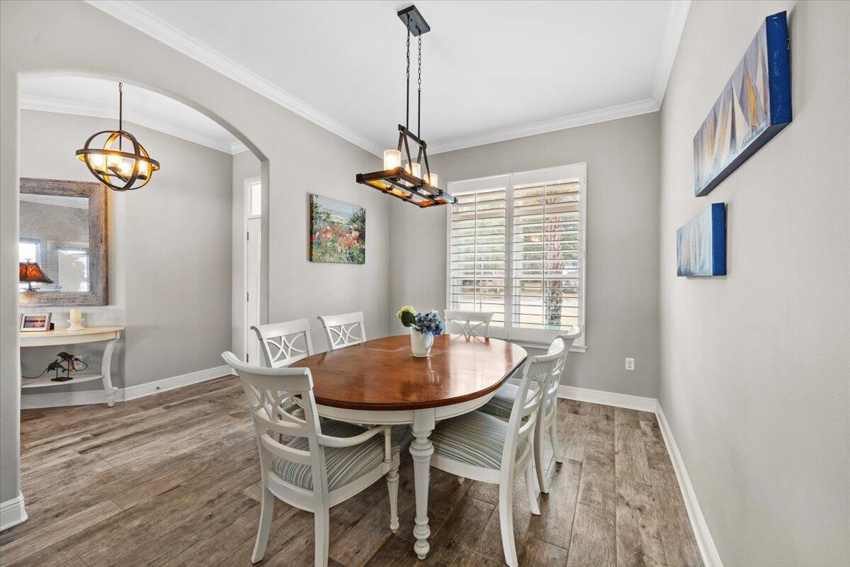 ROBLEDAL ESTATES - Residential