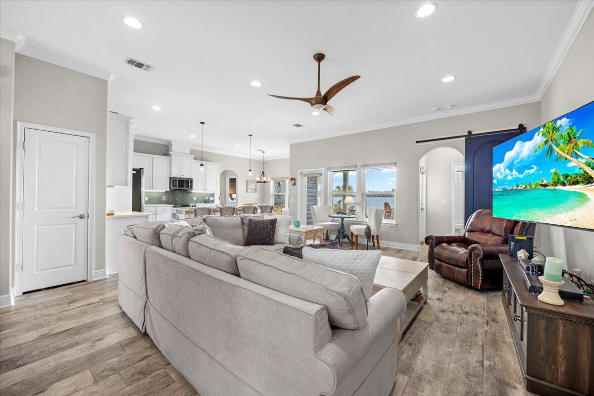 ROBLEDAL ESTATES - Residential