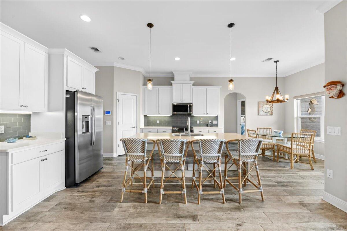 ROBLEDAL ESTATES - Residential