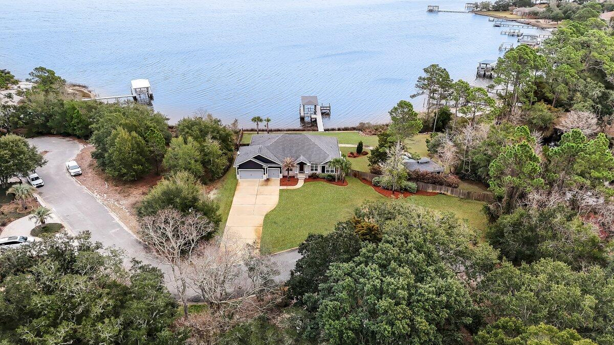 ROBLEDAL ESTATES - Residential