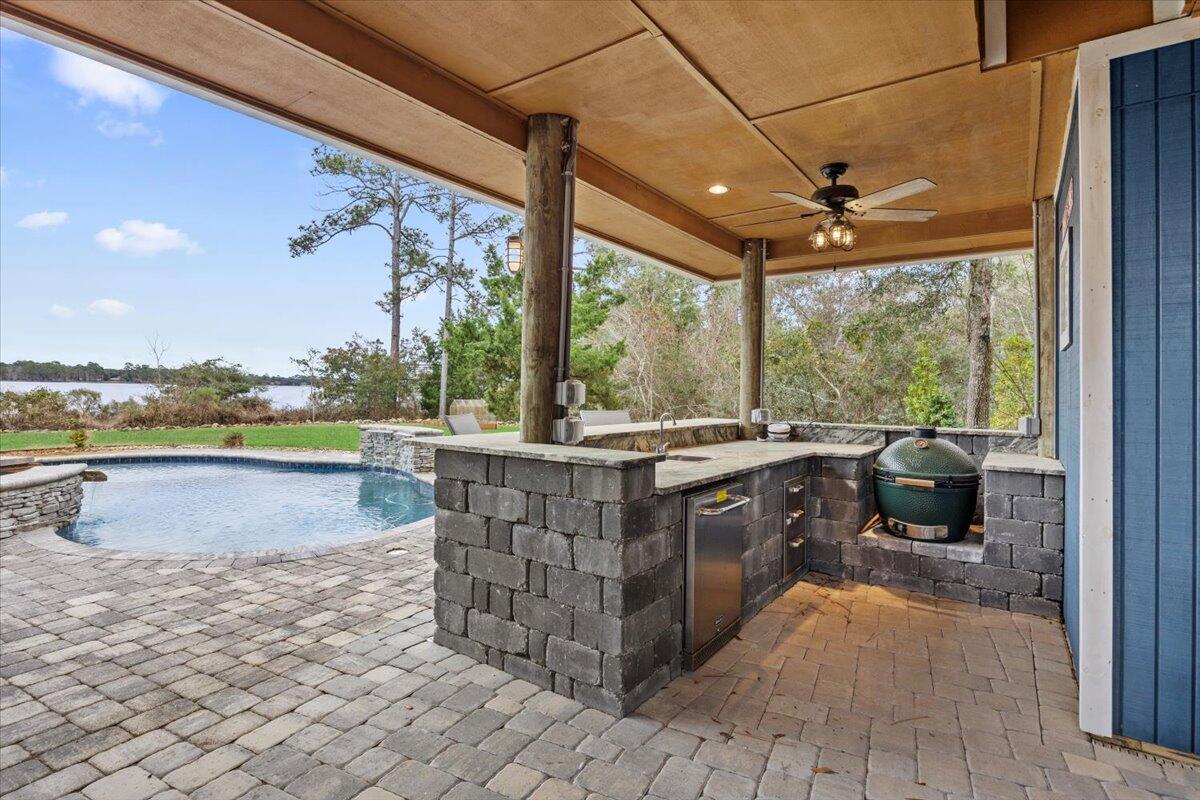 ROBLEDAL ESTATES - Residential