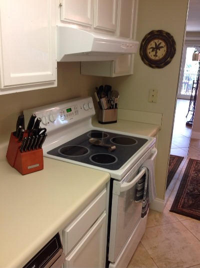 SUN KING TOWERS PH 1 - Residential Lease