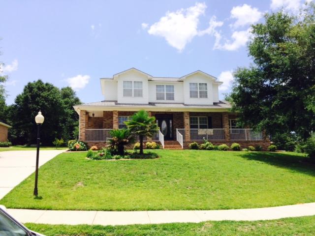 You'll want to see this lovely 3BR/2.5BA home in Silver Oaks Subdivision! This two story home has a large family room, den, formal dining, a huge kitchen that your cook will love, with a walk in pantry and large island, the master is downstairs with a large walk in closet, large bath with jacuzzi tub, double vanity and separate shower. Upstairs you have two additional bedrooms and bath. Out back you have a screened in porch, pool with pool maintenance provided, storage shed, privacy fenced yard and lawn service is also provided! You won't want to miss this one, especially for these long hot days! Small pet considered!
