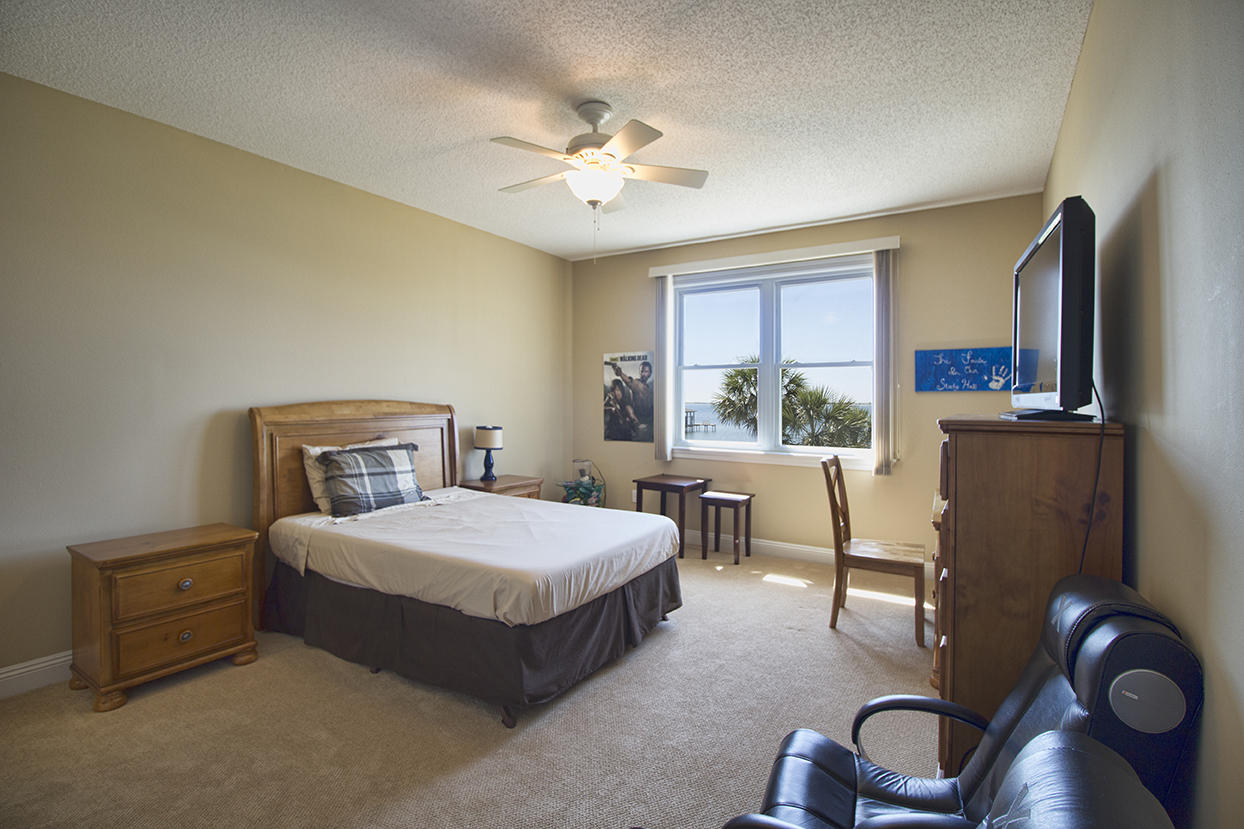 PRITCHARD POINT - Residential