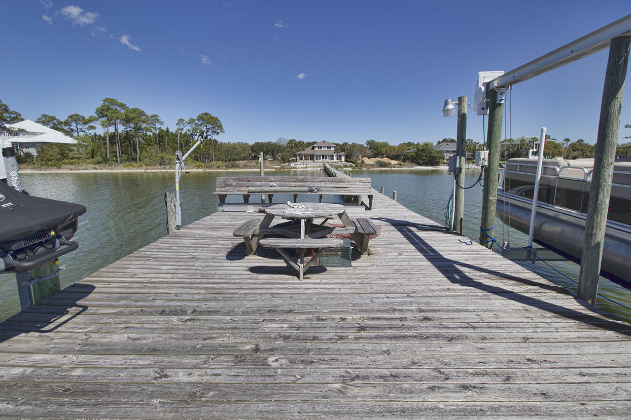 PRITCHARD POINT - Residential