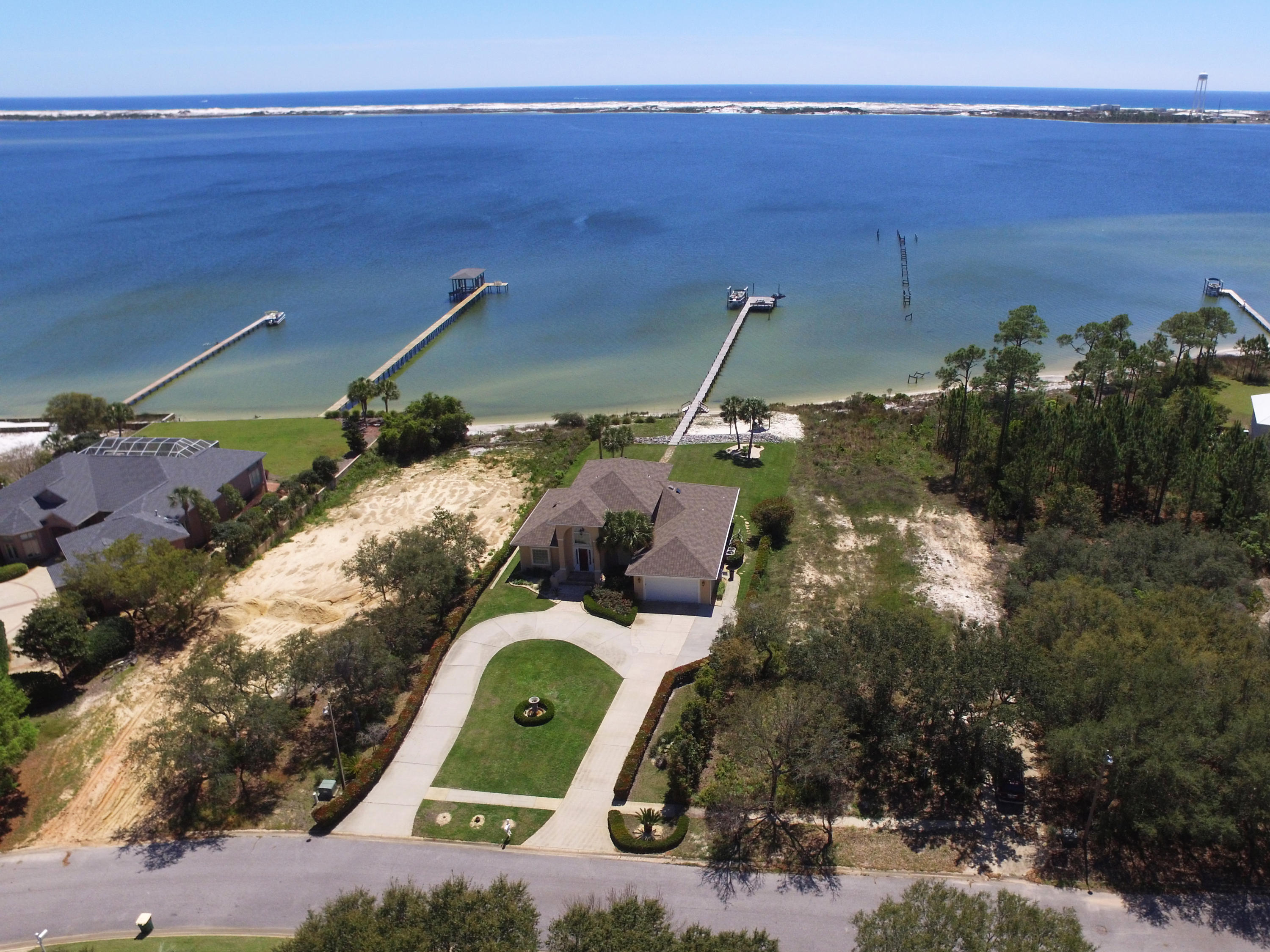 PRITCHARD POINT - Residential