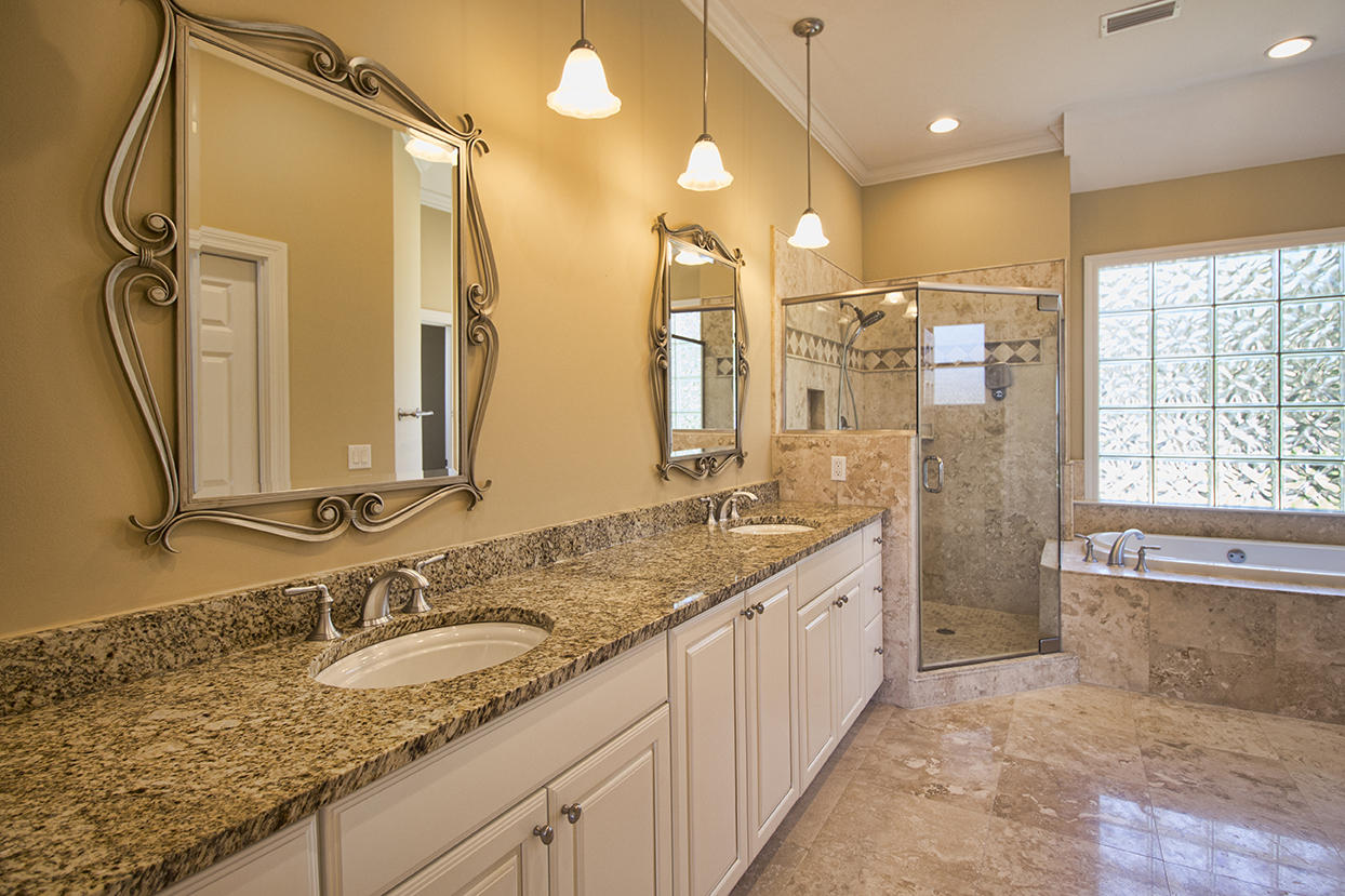 PRITCHARD POINT - Residential