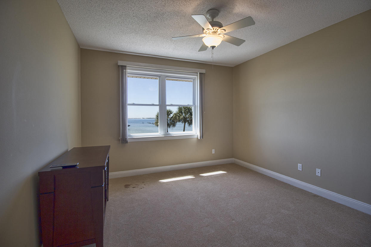 PRITCHARD POINT - Residential