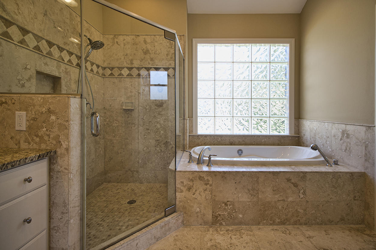 PRITCHARD POINT - Residential