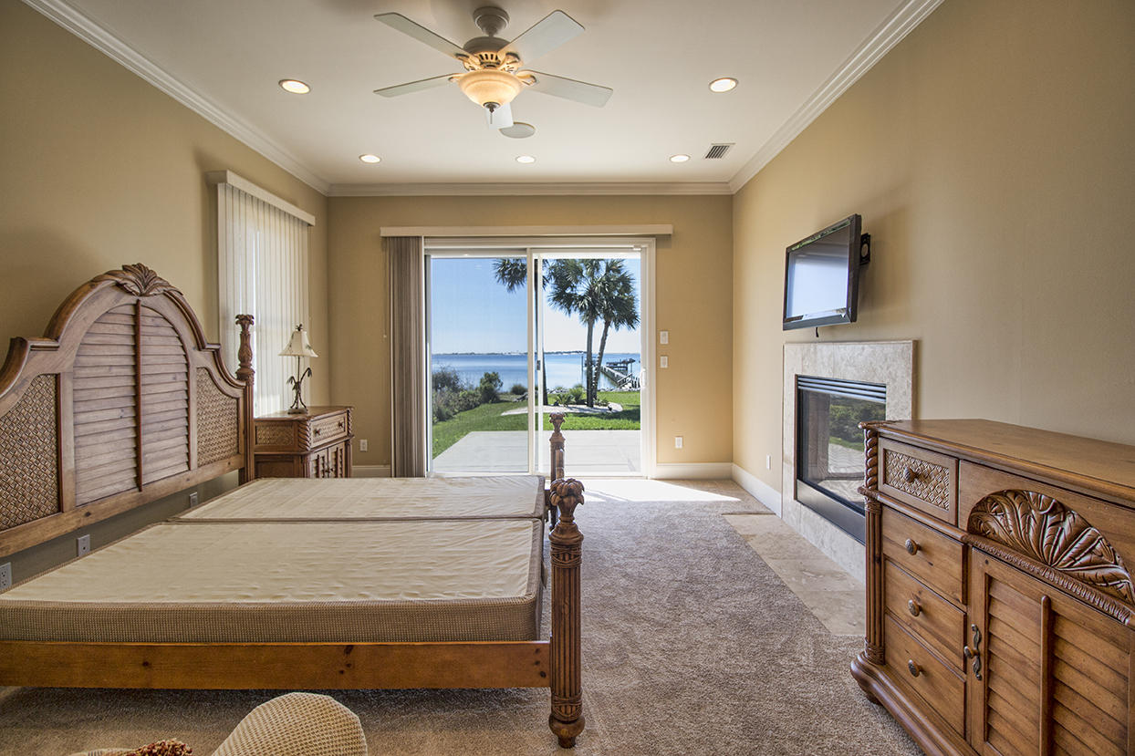 PRITCHARD POINT - Residential