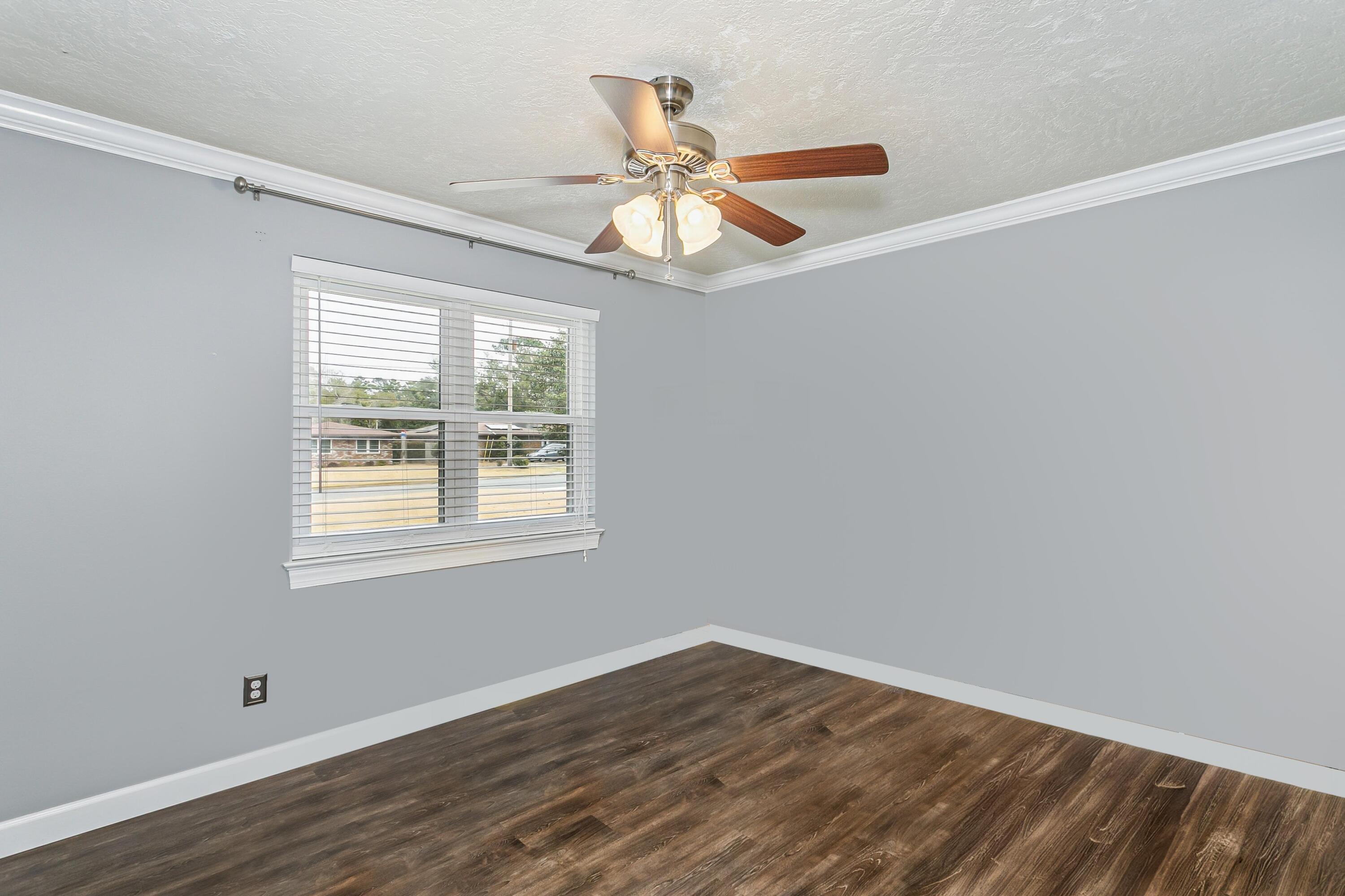 LAKE LORRAINE ESTATES - Residential