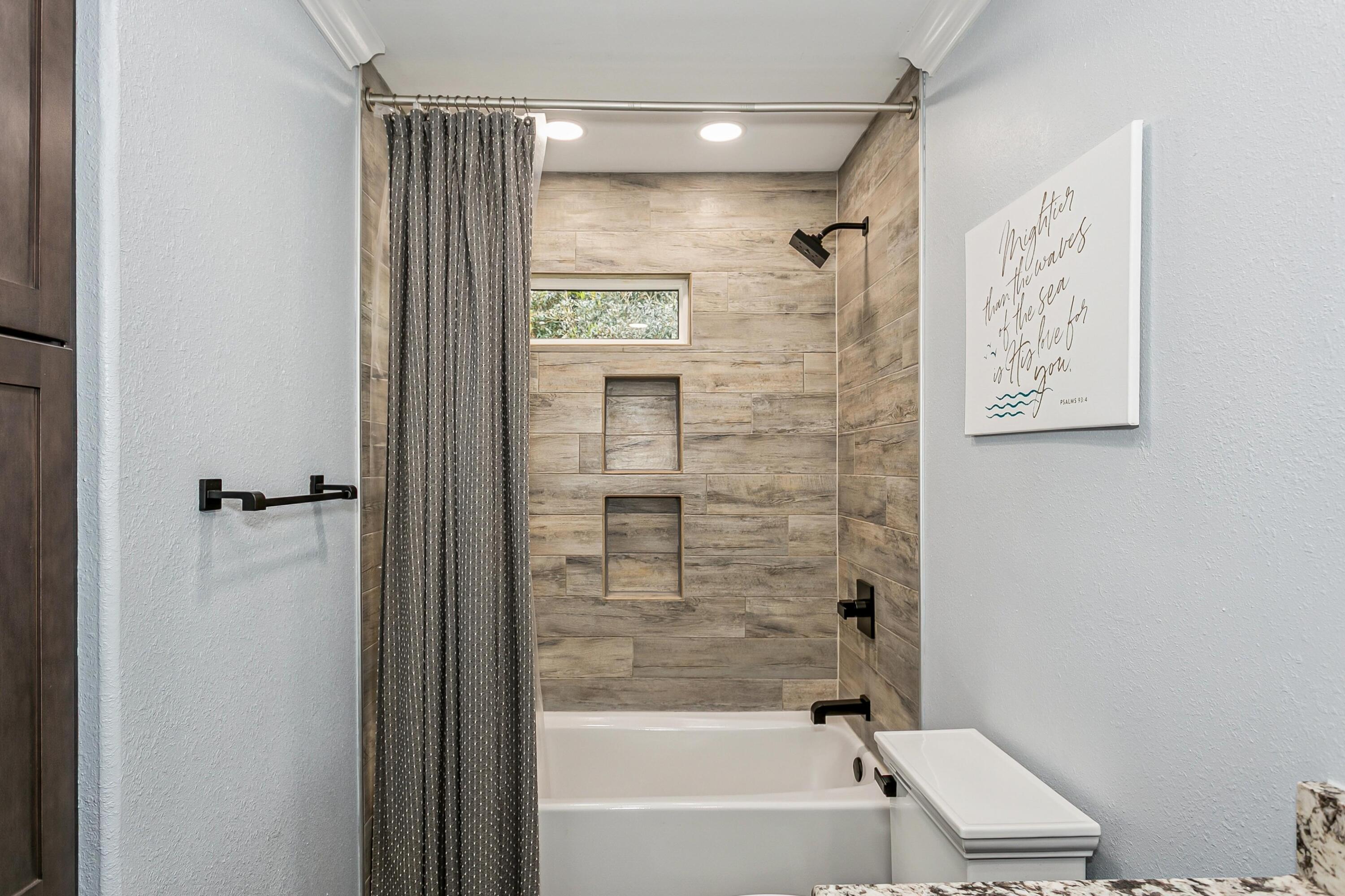 LAKE LORRAINE ESTATES - Residential