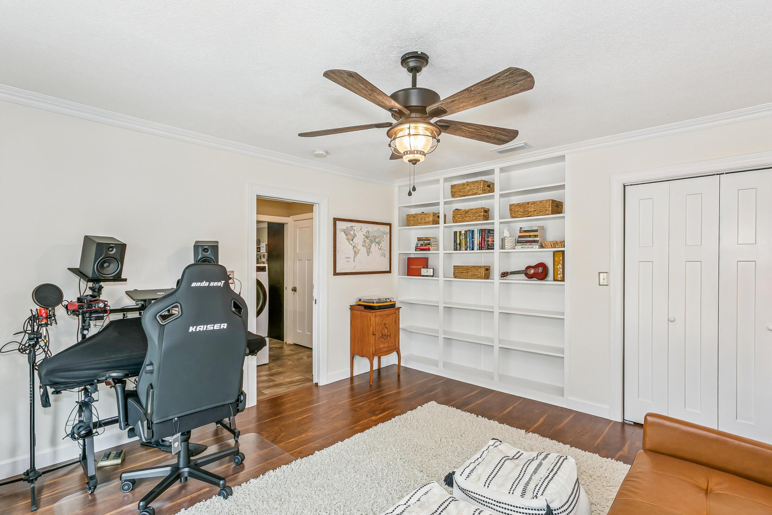 LAKE LORRAINE ESTATES - Residential