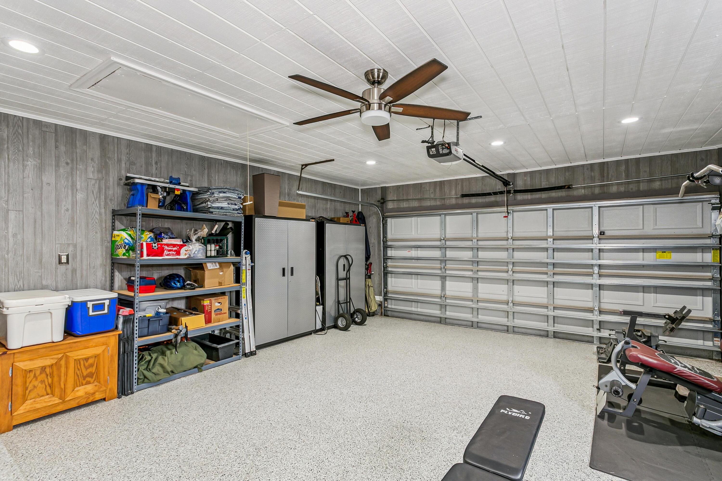 LAKE LORRAINE ESTATES - Residential