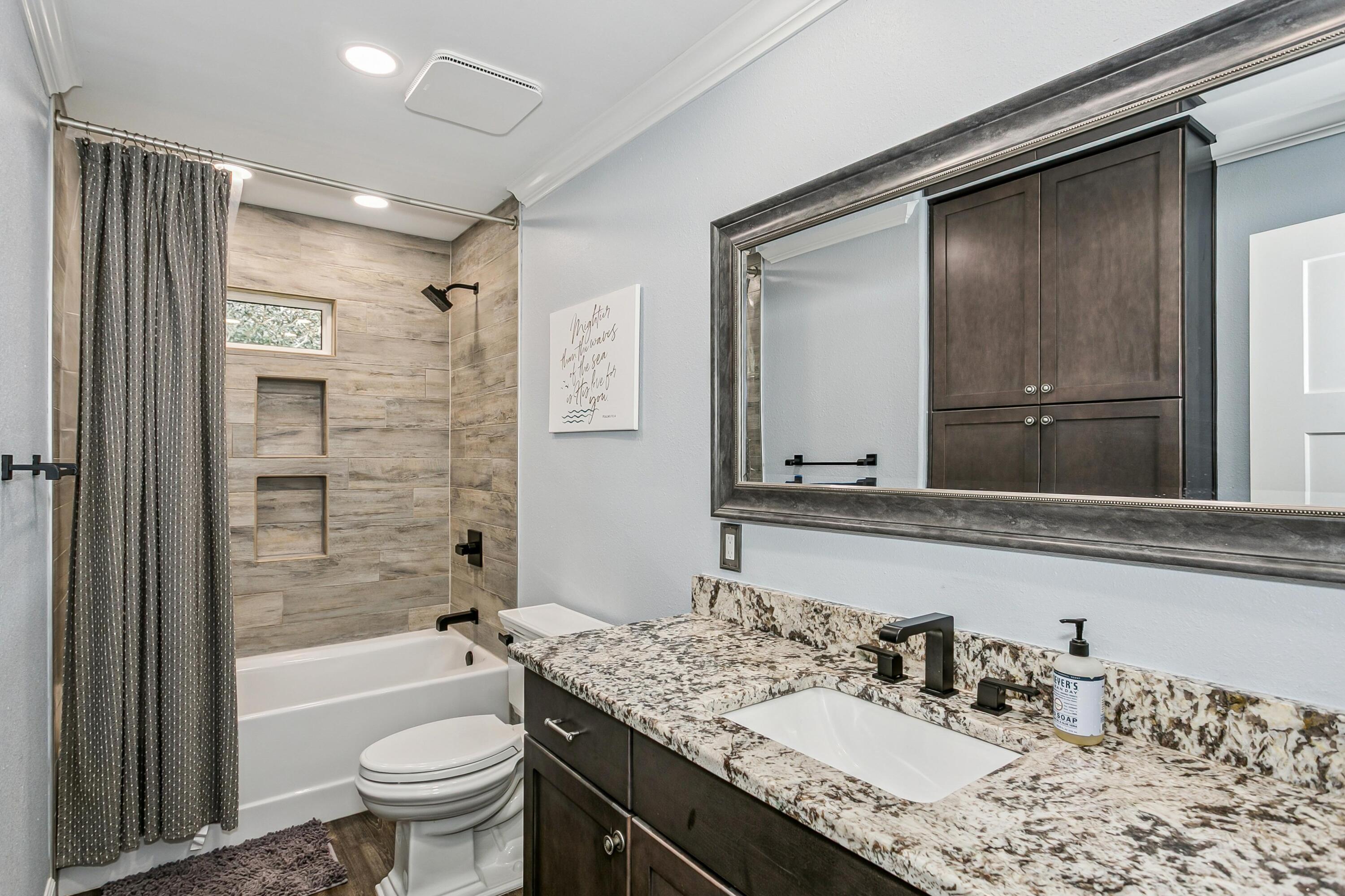 LAKE LORRAINE ESTATES - Residential