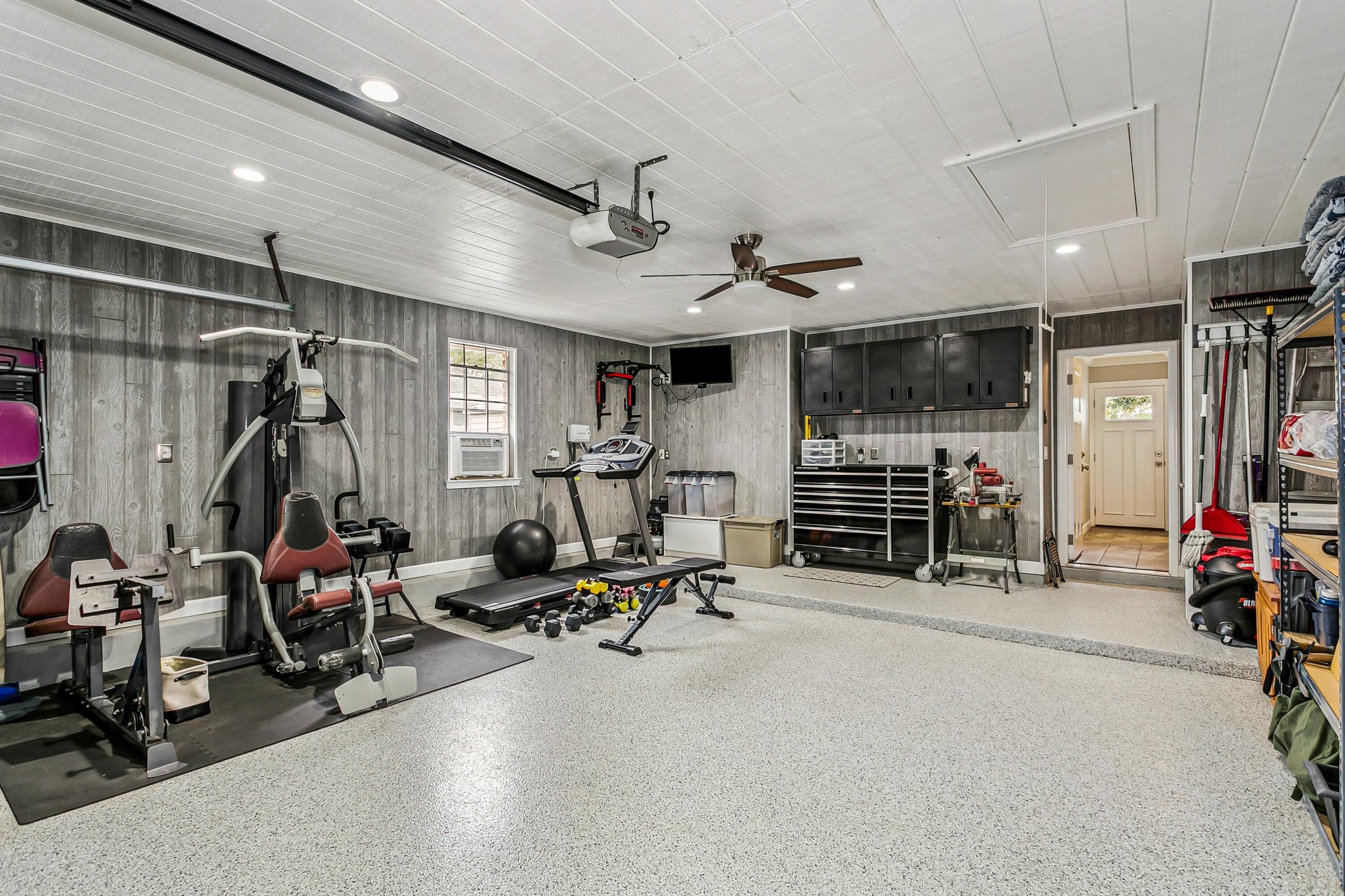 LAKE LORRAINE ESTATES - Residential