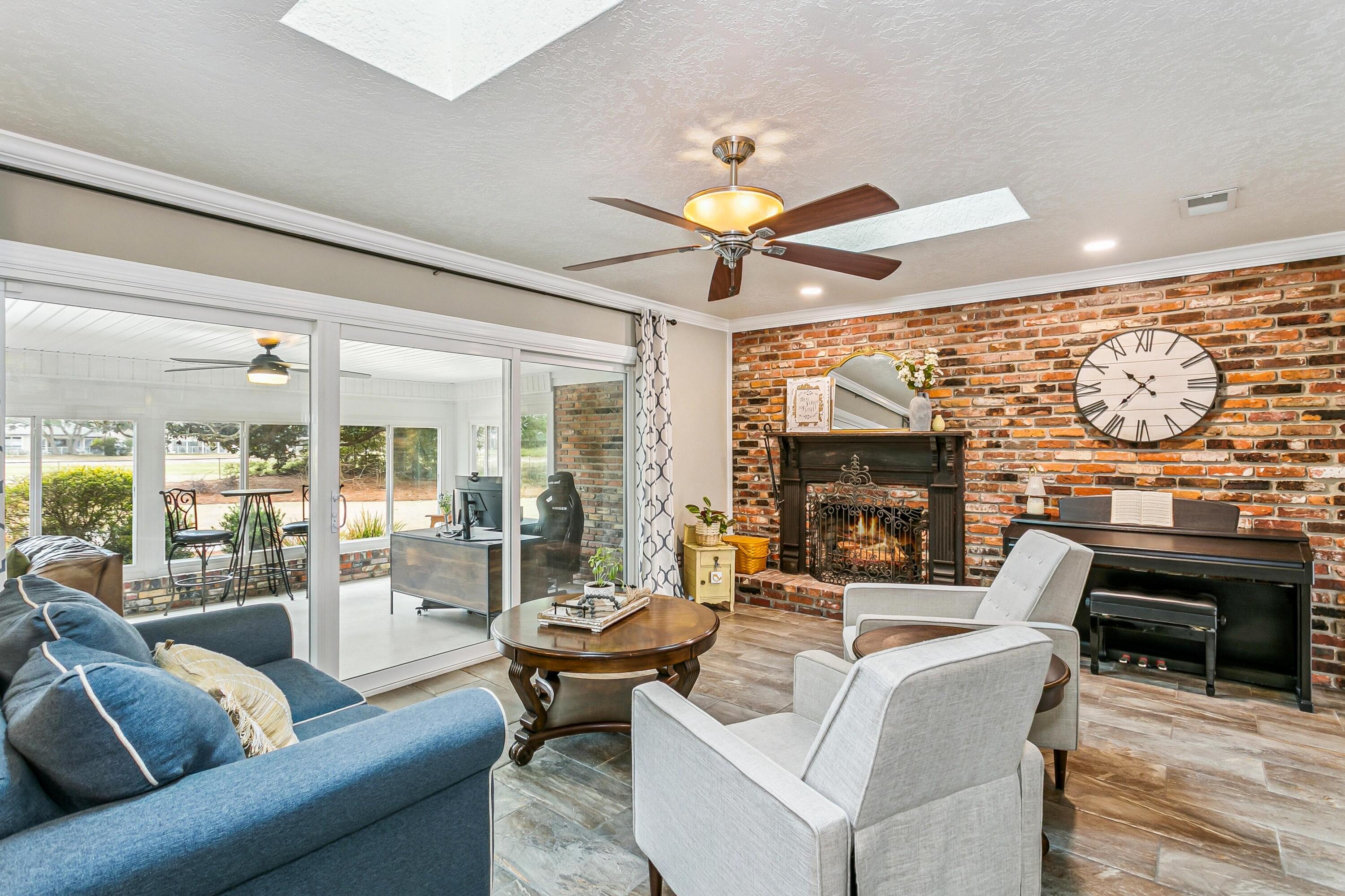 LAKE LORRAINE ESTATES - Residential