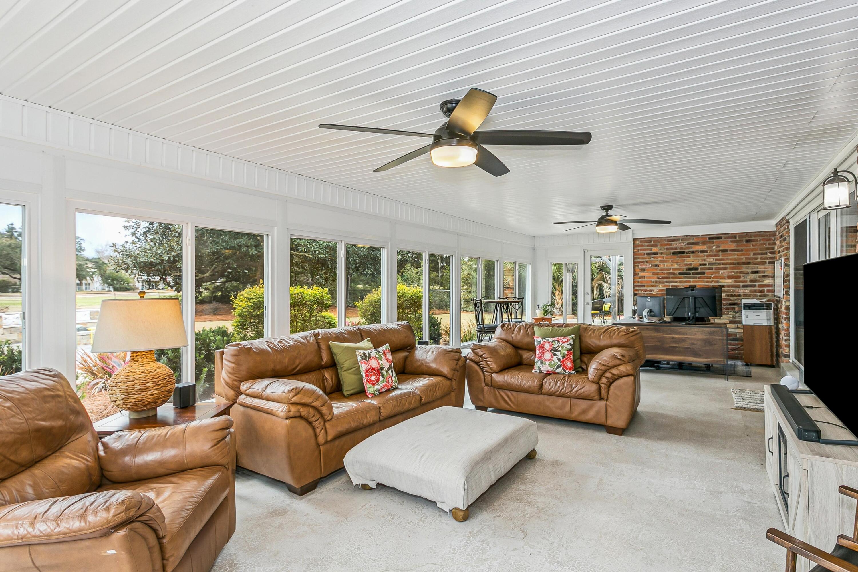 LAKE LORRAINE ESTATES - Residential