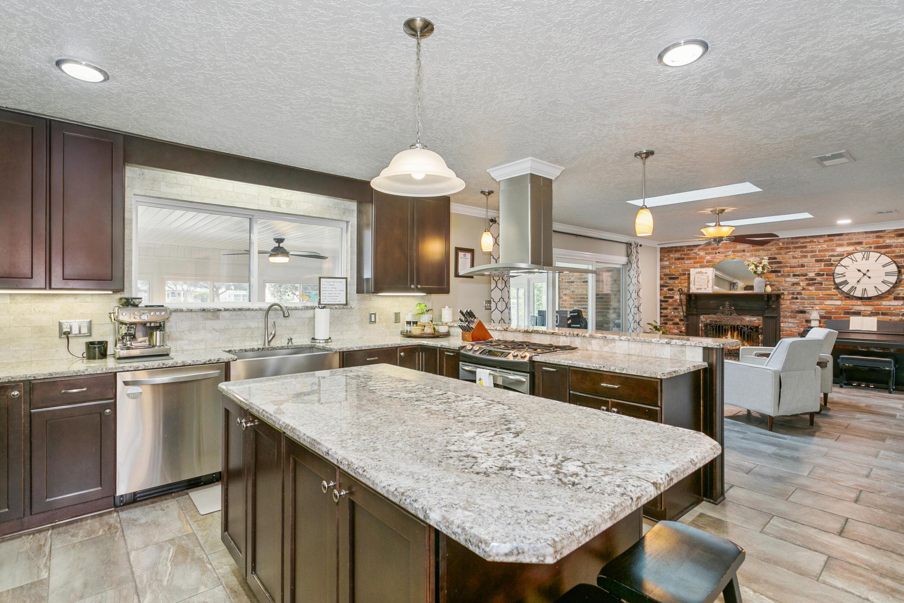 LAKE LORRAINE ESTATES - Residential