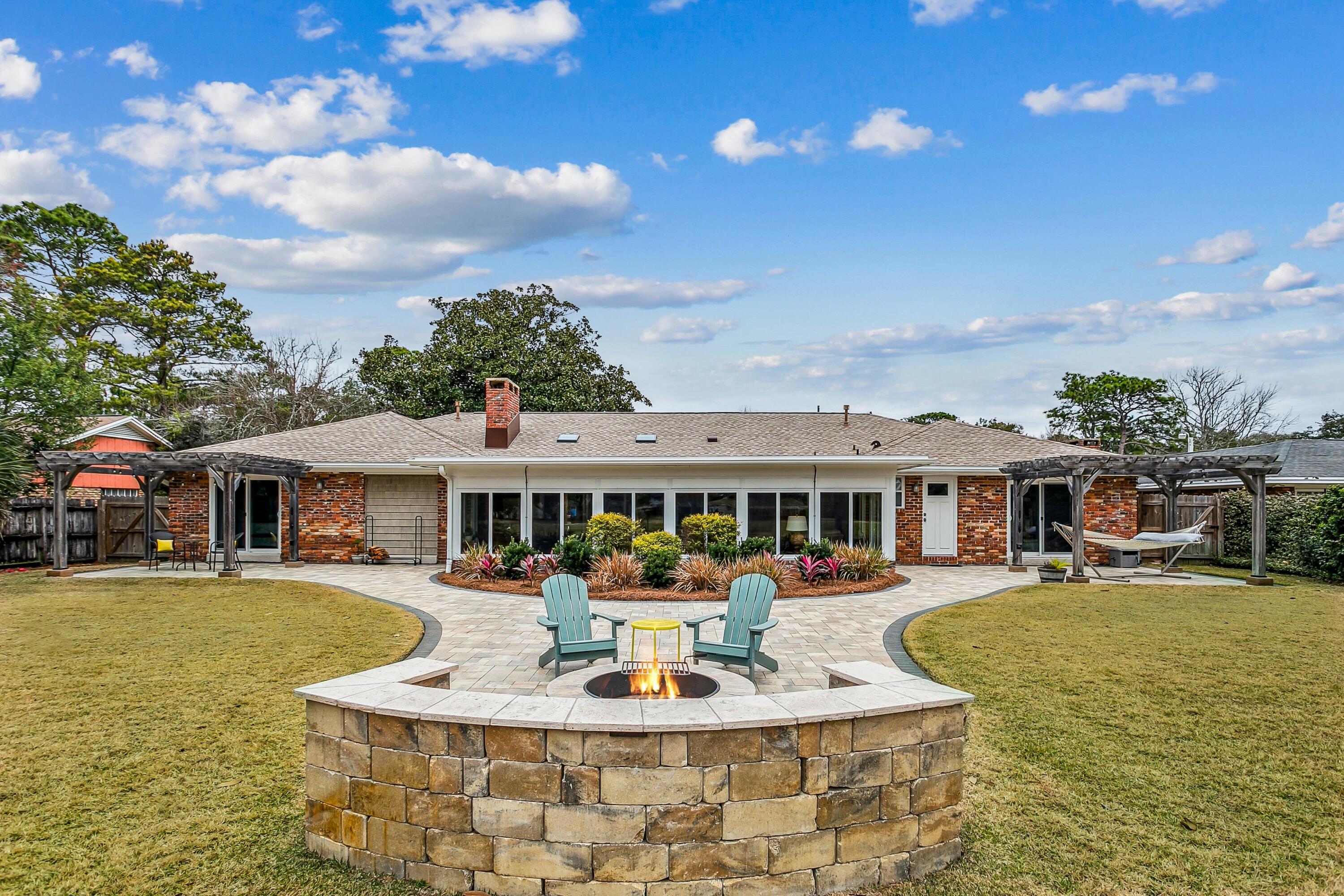 LAKE LORRAINE ESTATES - Residential